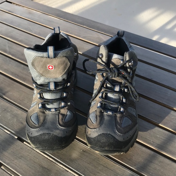 SWISS GEAR OUTERWEAR BOYS BOOTS SZ 6 EUC - Picture 4 of 6